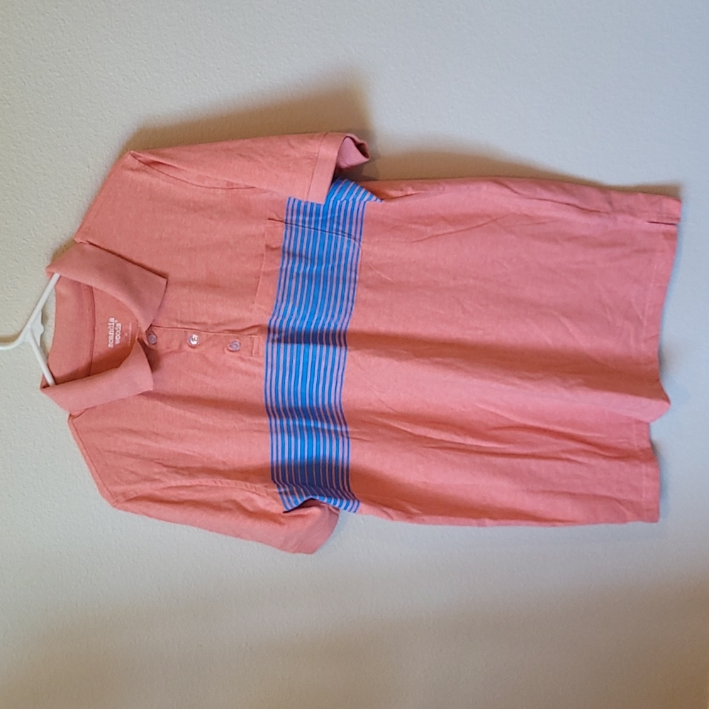 Medium sized pole shirt. Attracts everyone to you